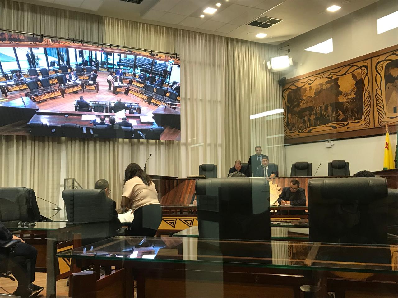 Deputados da base aprovam alterações nas leis dos empréstimos, com protestos da oposição